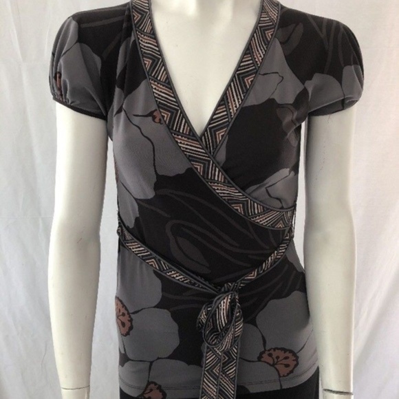 BCBG Max Azria Gray Black Floral Faux Wrap Top L - Picture 1 of 4